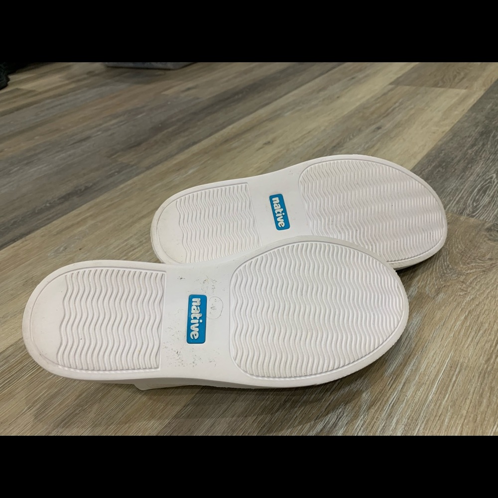 Native sneakers. - Picture 2 of 3